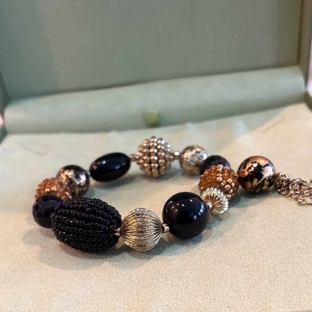 Elegant Black and Gold Beaded Bracelet